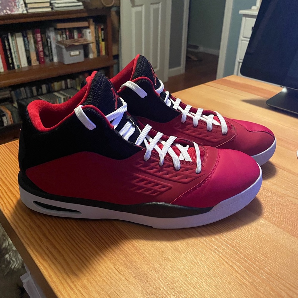 Jordan Brand Varsity Red size 13